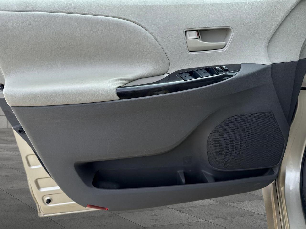 2011 Toyota Sienna LE San Antonio TX