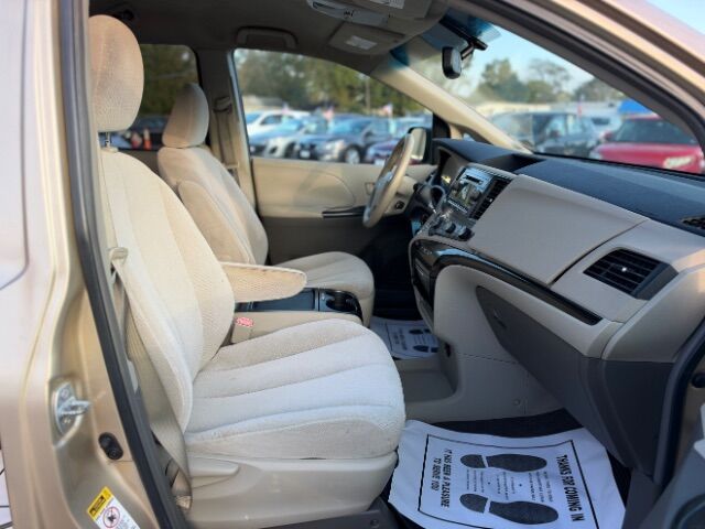 2011 Toyota Sienna LE V6 Auto Access Seat | LE V6 Norfolk VA