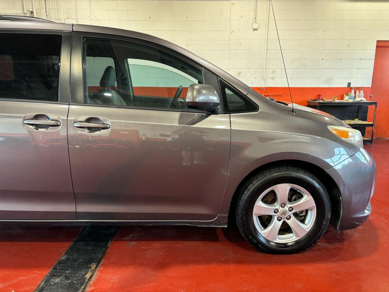 2011 Toyota Sienna LE V6 Franklin OH