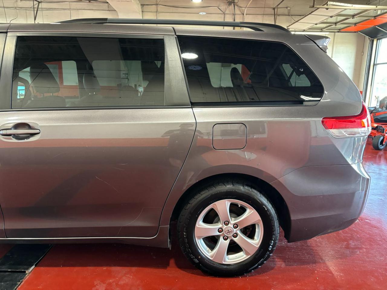 2011 Toyota Sienna LE V6 Franklin OH