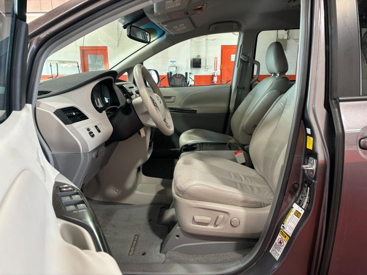 2011 Toyota Sienna LE V6 Franklin OH
