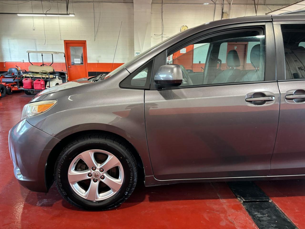 2011 Toyota Sienna LE V6 Franklin OH