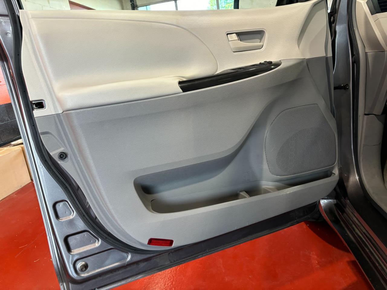 2011 Toyota Sienna LE V6 Franklin OH