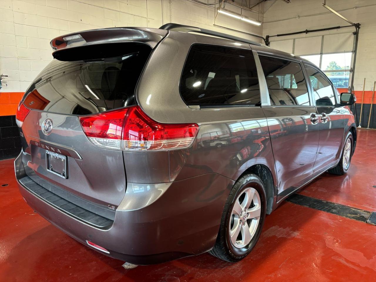 2011 Toyota Sienna LE V6 Franklin OH