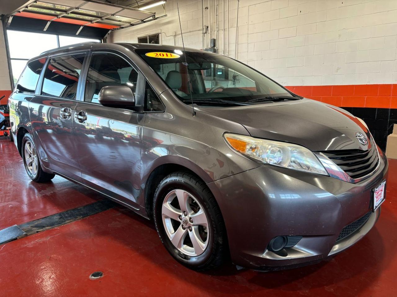 2011 Toyota Sienna LE V6 Franklin OH