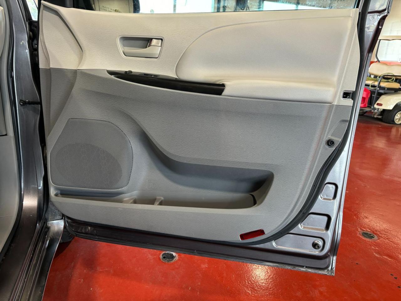 2011 Toyota Sienna LE V6 Franklin OH
