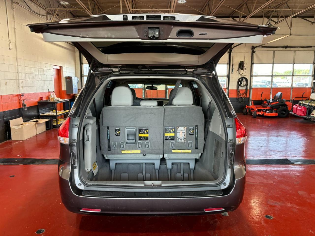 2011 Toyota Sienna LE V6 Franklin OH