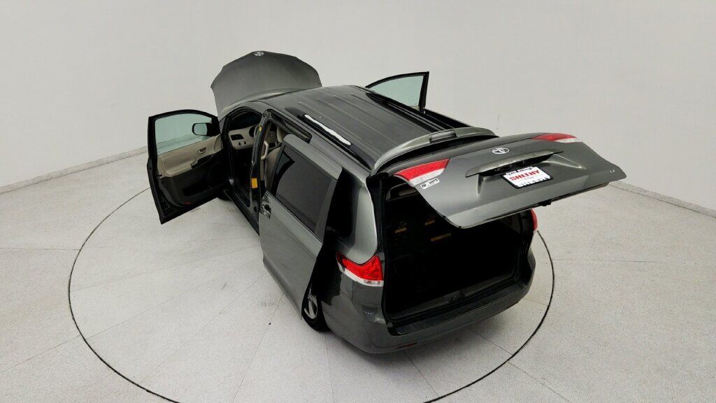 2011 Toyota Sienna LE Laurel MD