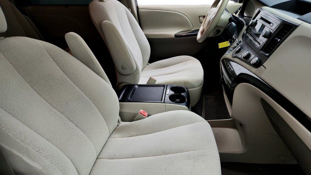 2011 Toyota Sienna LE Laurel MD