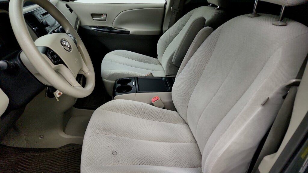 2011 Toyota Sienna LE Laurel MD