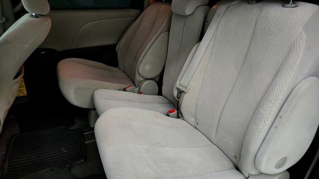 2011 Toyota Sienna LE Laurel MD
