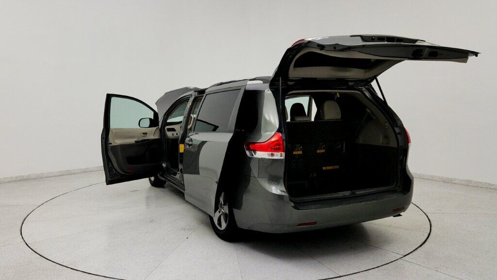 2011 Toyota Sienna LE Laurel MD