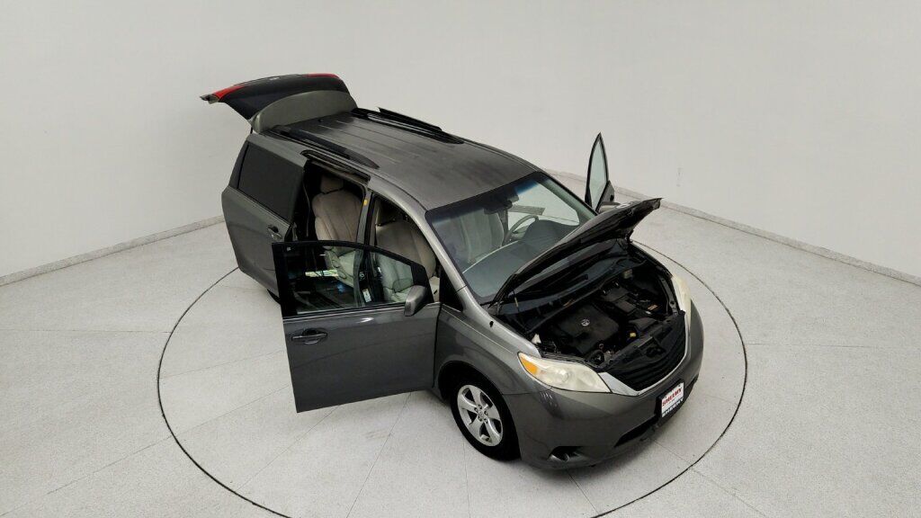 2011 Toyota Sienna LE Laurel MD