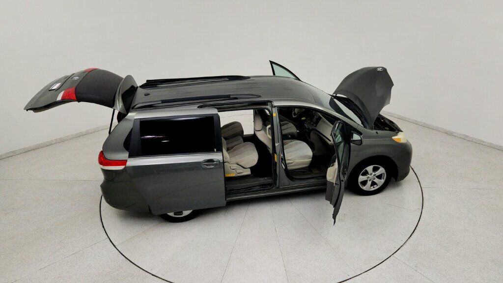 2011 Toyota Sienna LE Laurel MD