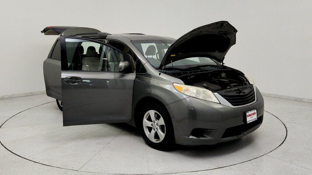 2011 Toyota Sienna LE Laurel MD