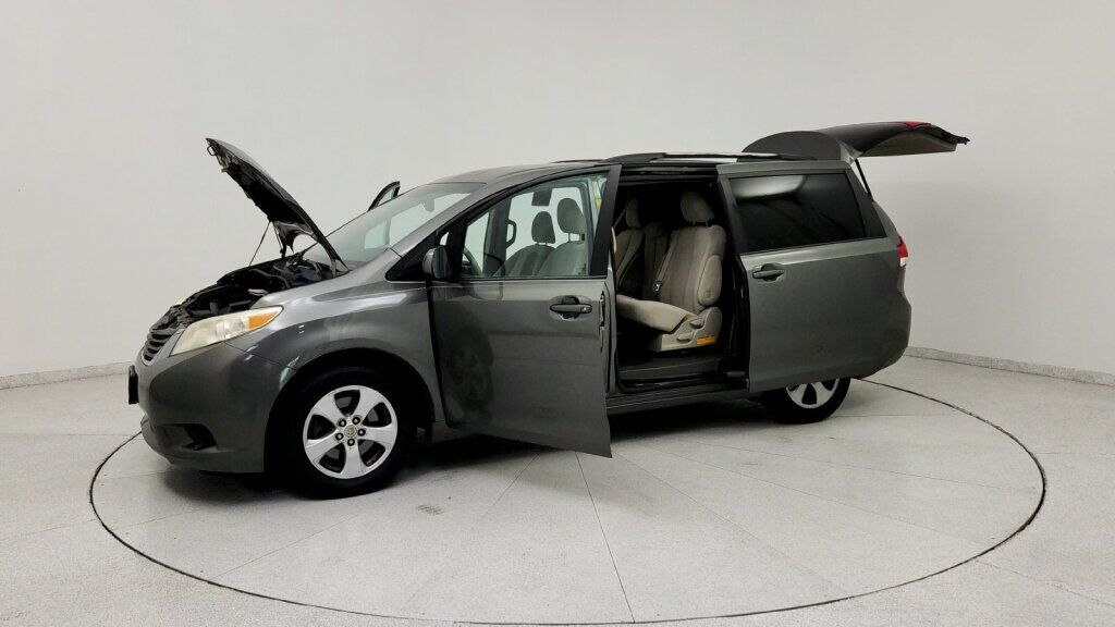2011 Toyota Sienna LE Laurel MD