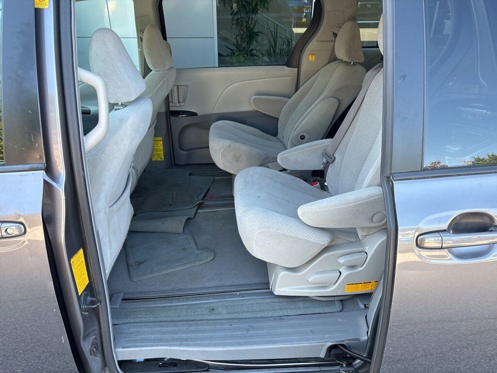 2011 Toyota Sienna LE