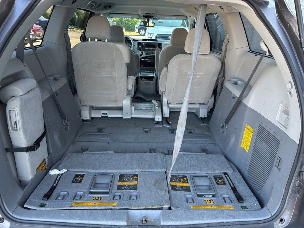 2011 Toyota Sienna LE