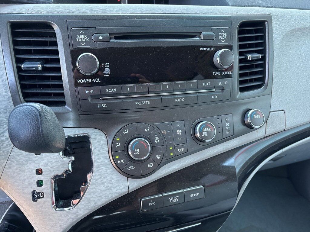 2011 Toyota Sienna LE