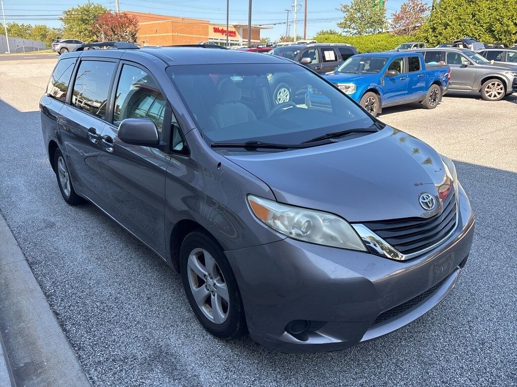2011 Toyota Sienna LE