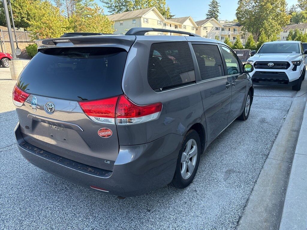 2011 Toyota Sienna LE