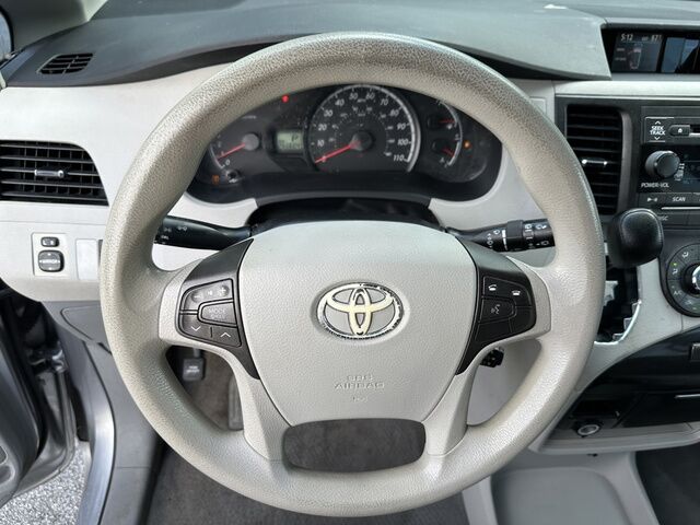 2011 Toyota Sienna V6 LE Morrow GA