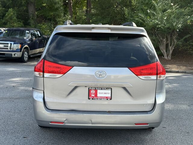 2011 Toyota Sienna V6 LE Morrow GA