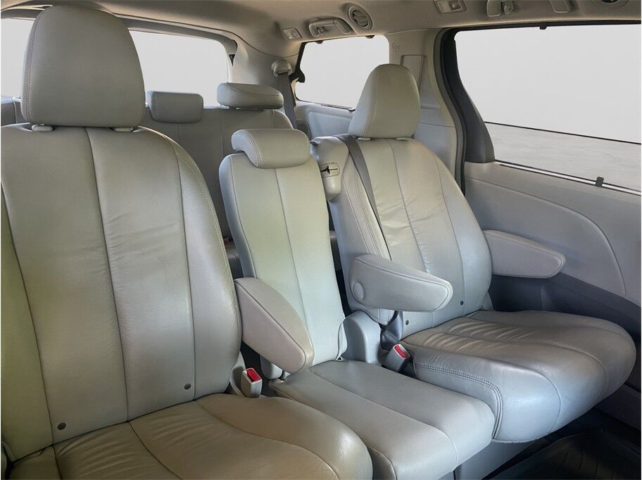 2011 Toyota Sienna XLE Minivan 4D Port Orchard WA