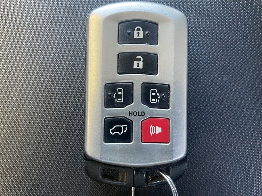 2011 Toyota Sienna XLE Minivan 4D Port Orchard WA