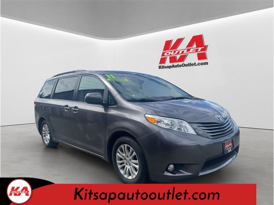 2011 Toyota Sienna XLE Minivan 4D