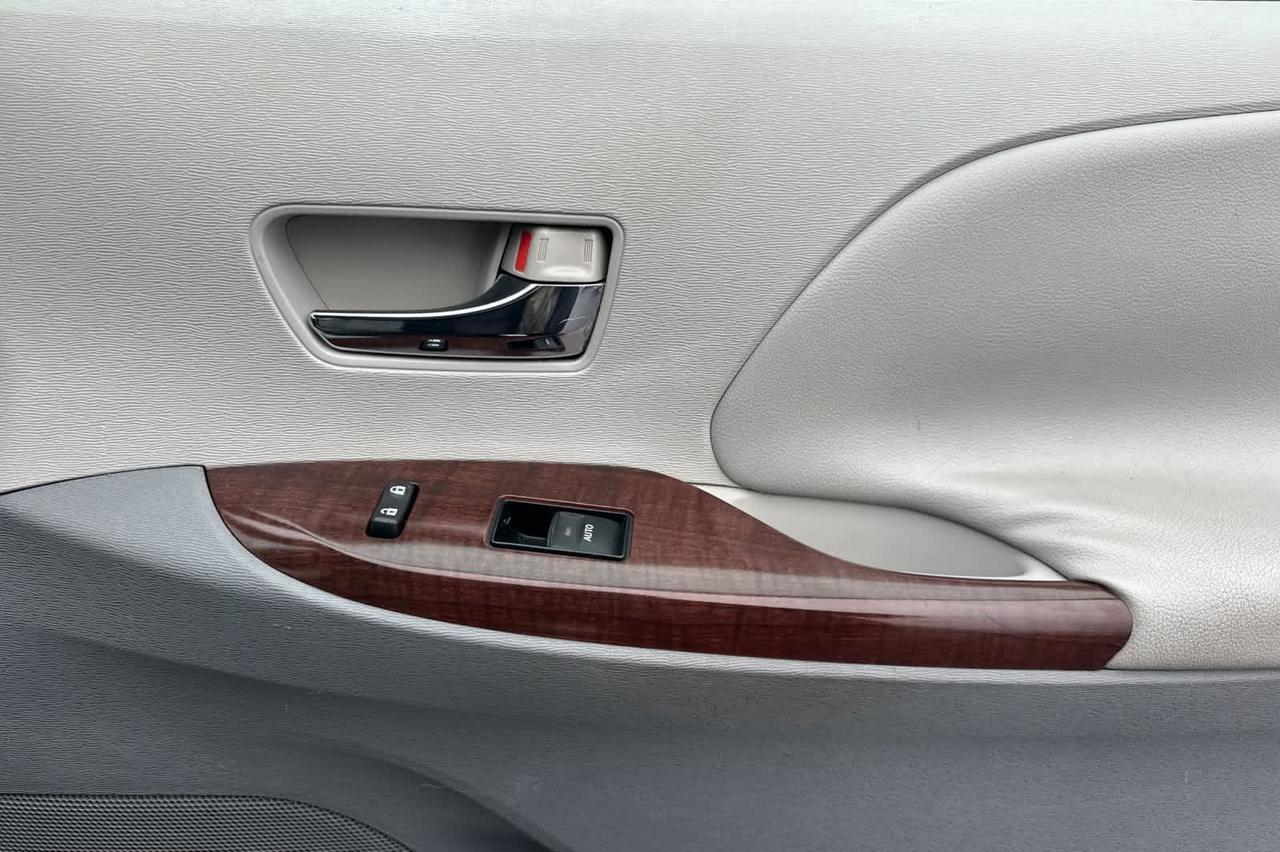 2011 Toyota Sienna XLE Roseville CA