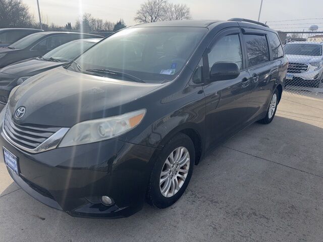 2011 Toyota Sienna XLE