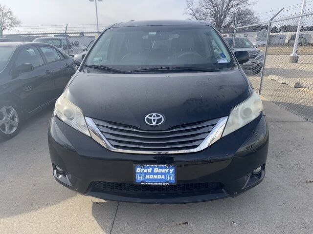 2011 Toyota Sienna XLE
