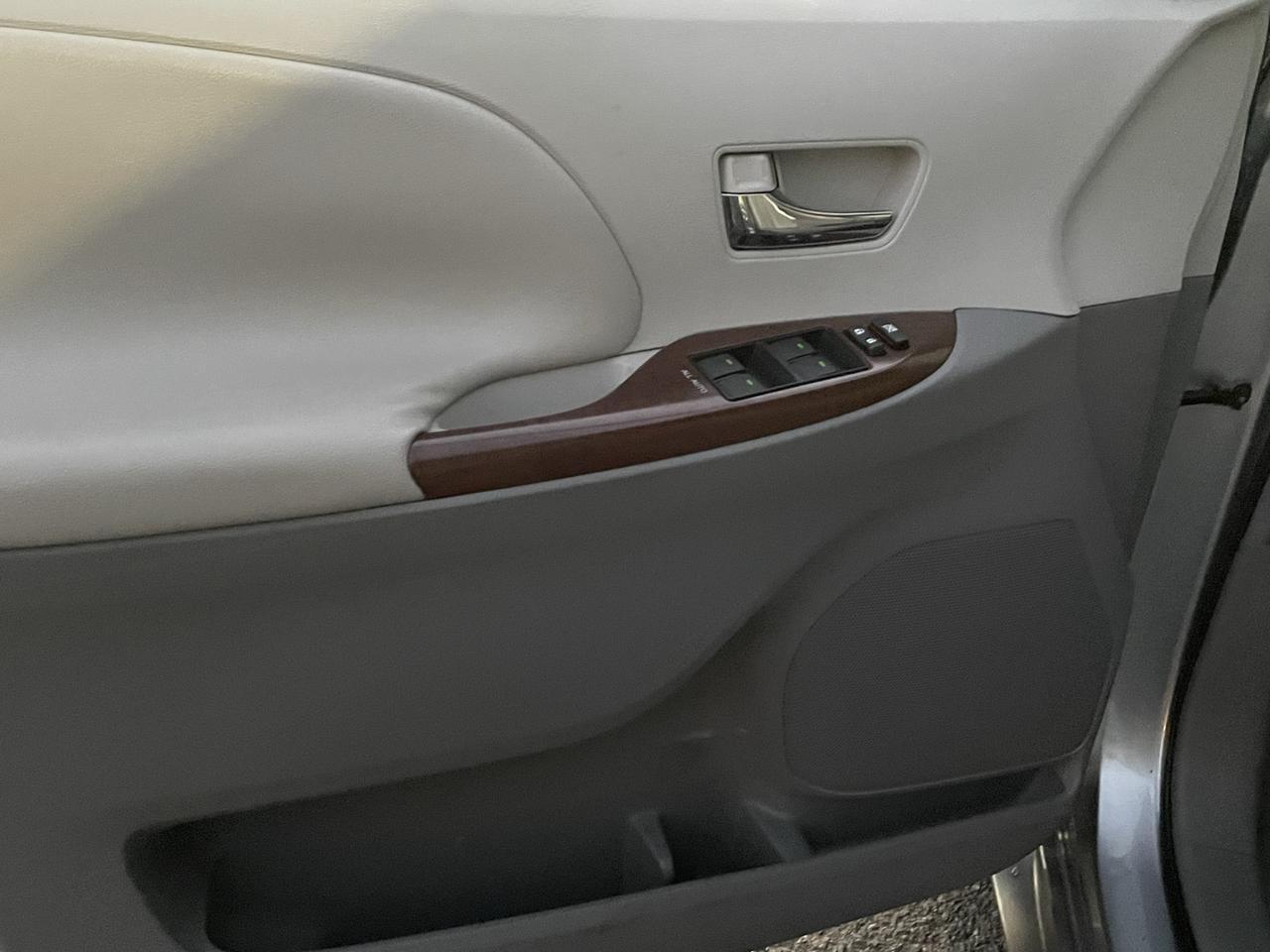 2011 Toyota Sienna XLE Alexandria VA