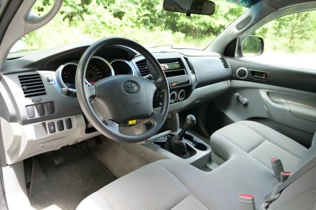 2011 Toyota Tacoma / Manual Transmission / Regular Cab! High Point NC