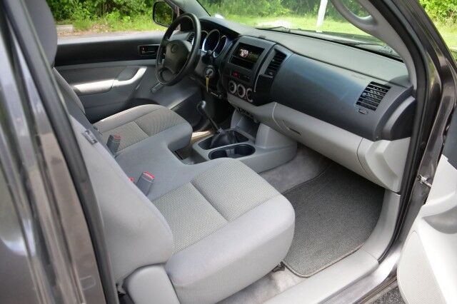 2011 Toyota Tacoma / Manual Transmission / Regular Cab! High Point NC