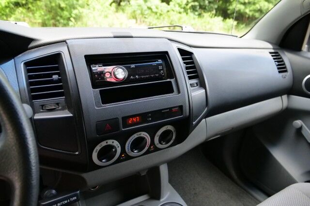 2011 Toyota Tacoma / Manual Transmission / Regular Cab! High Point NC