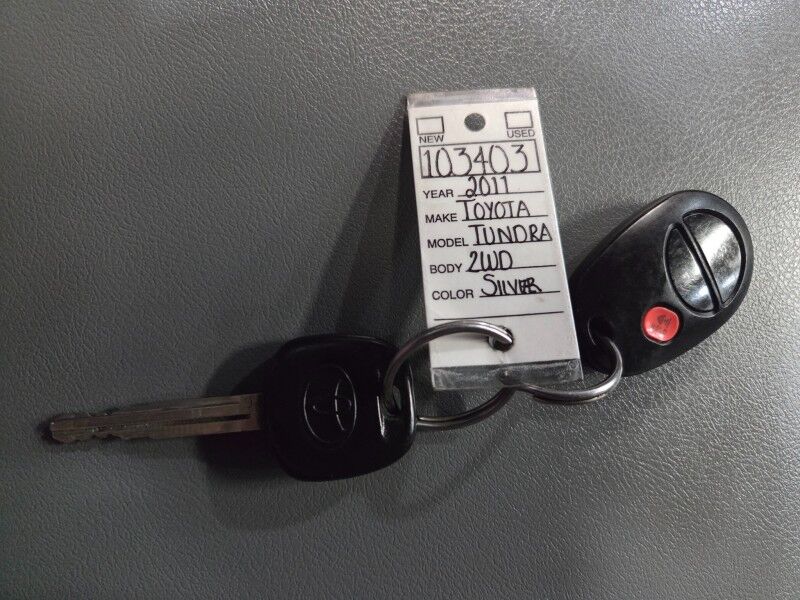 2011 Toyota Tundra 2WD Crew Max 5.7L V8 Leather Backup Camera FREE WARRANTY Arlington TX