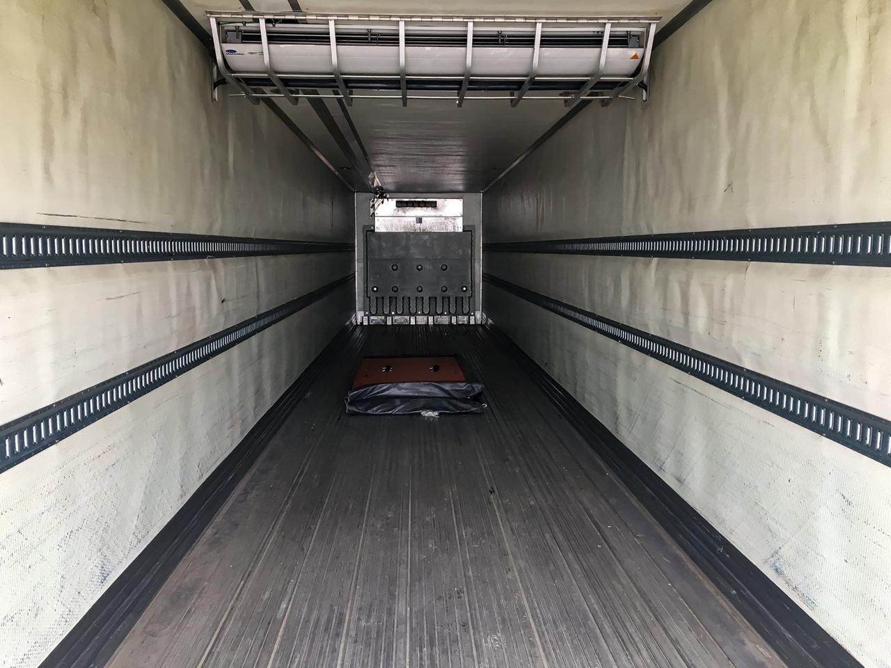 2011 V2SRA Utility Tandem Axle Reefer Trailer 51 Ft. Red Deer AB