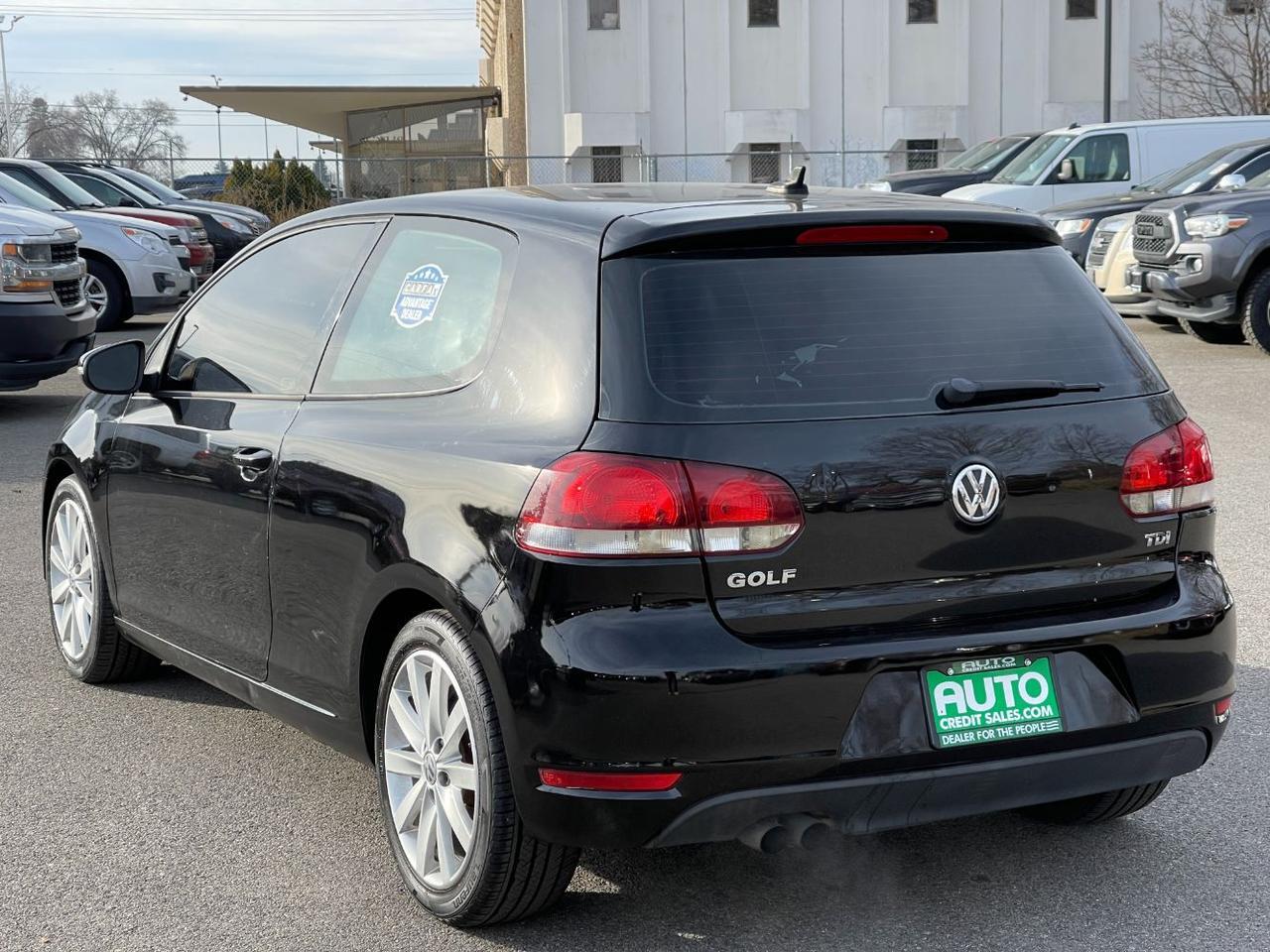 2011 Volkswagen Golf 2.0L 2-Door TDI