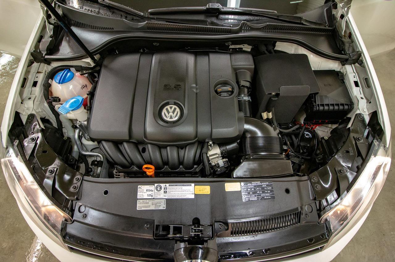 2011 Volkswagen Golf Highline Hatchback Leather Roof Red Deer AB