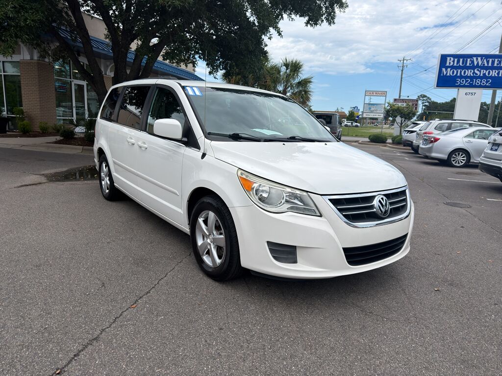2011 Volkswagen Routan SE