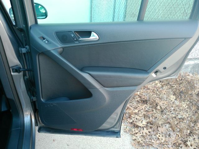 2011 Volkswagen Tiguan SE Plano TX