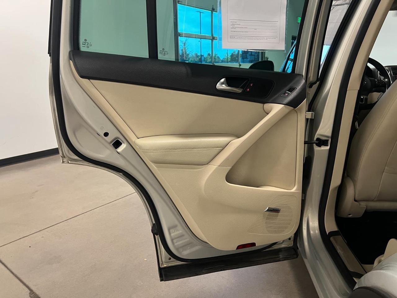 2011 Volkswagen Tiguan SEL 4Motion w/Premium Navi & Dynaudio Parker CO