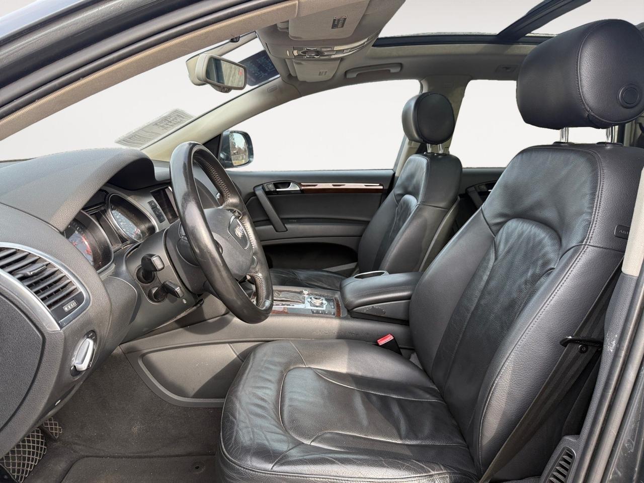 2012 Audi Q7 3.0T Premium Plus, HEATED SEATS, MOONROOF, 3RD ROW, POWER MIRRORS, RUNNING BOARDS, TOW PACKAGE, BOSE SPEAKERS, BLUETOOTH, COME AND TEST DRIVE TODAY!