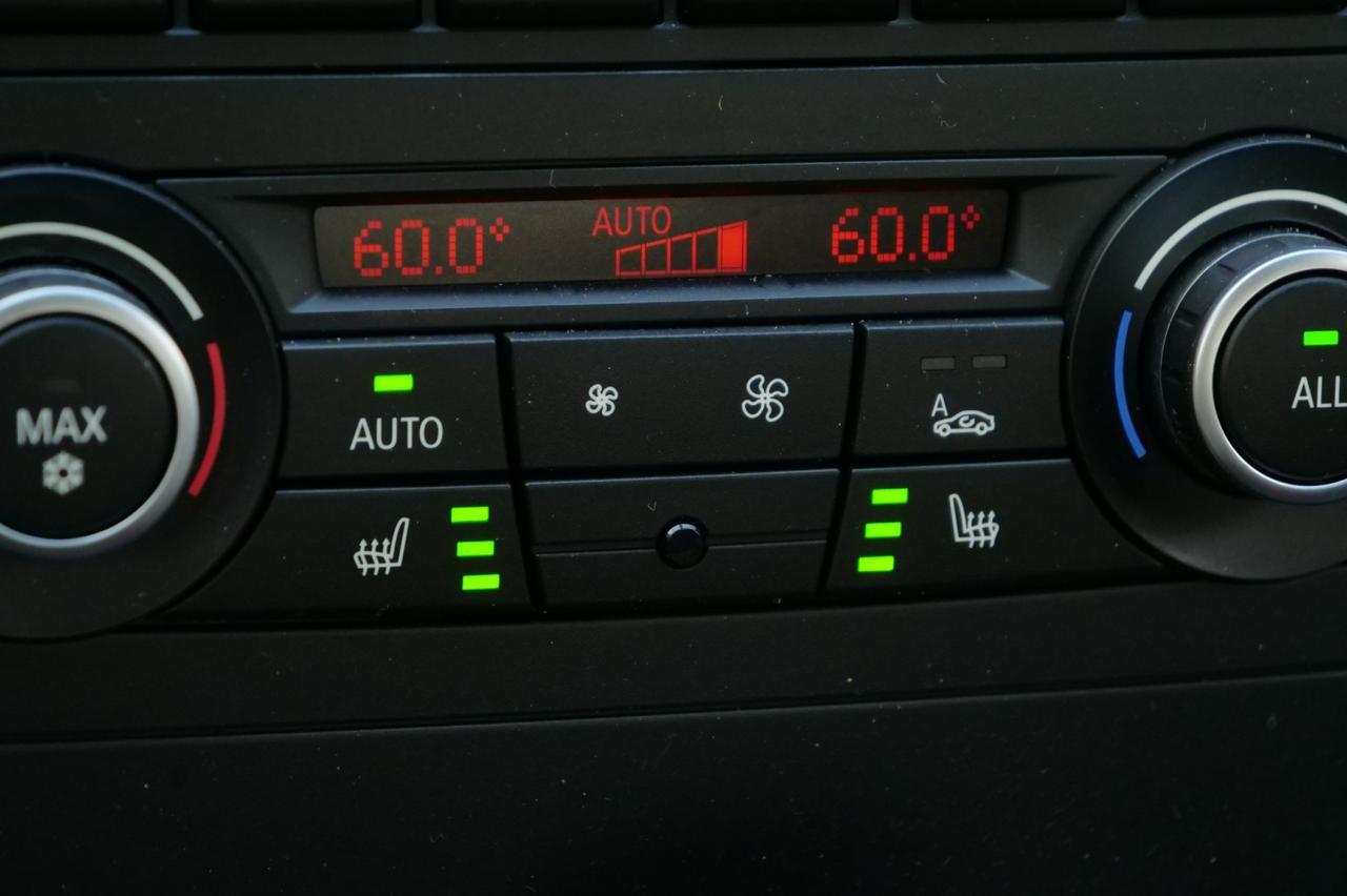 2012 BMW 1 Series 128i / Premium Package 2 / Cold Weather Package! Lincolnton NC