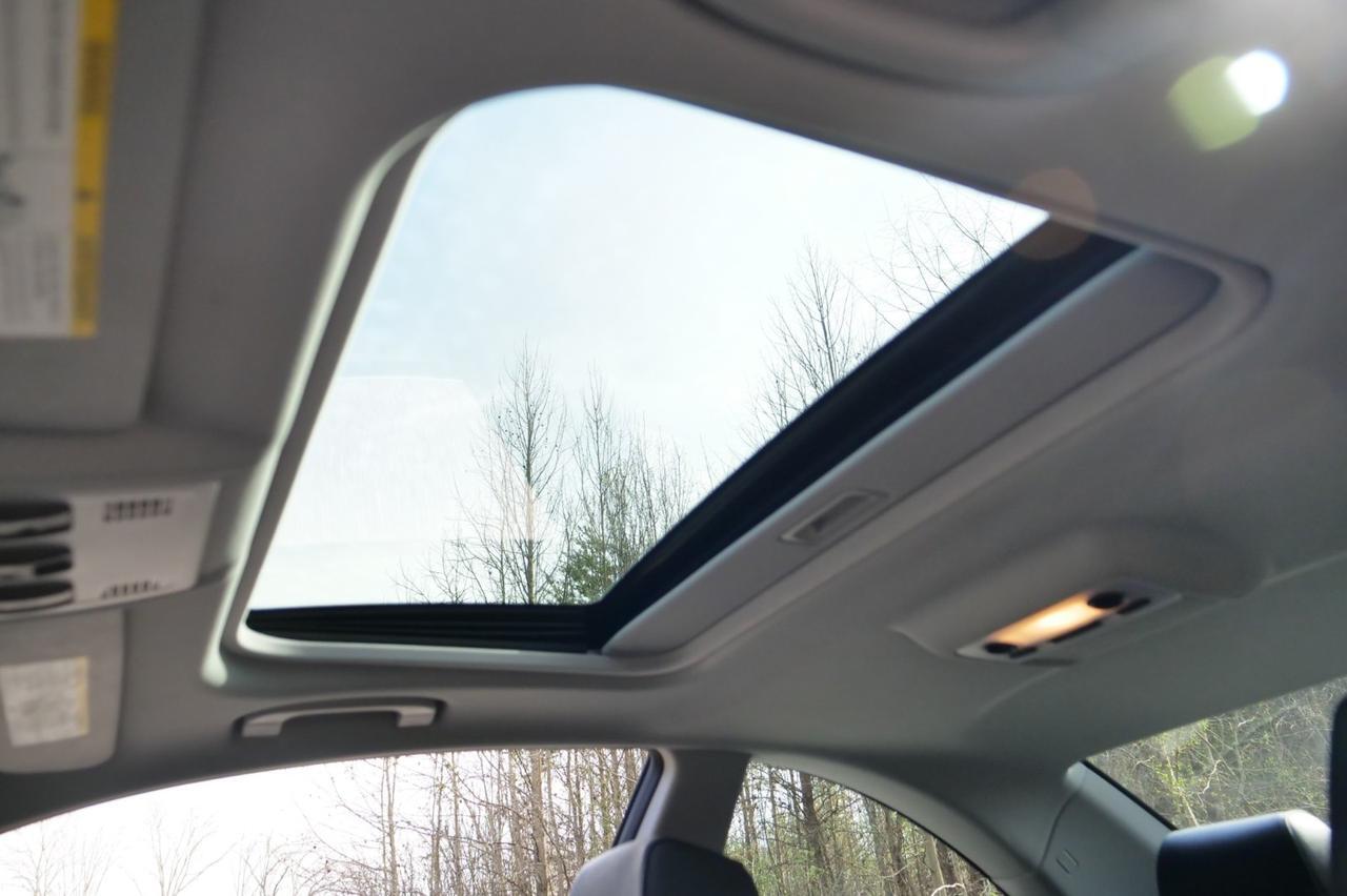 2012 BMW 1 Series 128i / Premium Package 2 / Cold Weather Package! Lincolnton NC