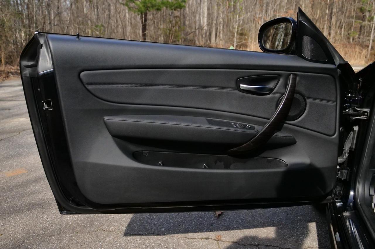 2012 BMW 1 Series 128i / Premium Package 2 / Cold Weather Package! Lincolnton NC