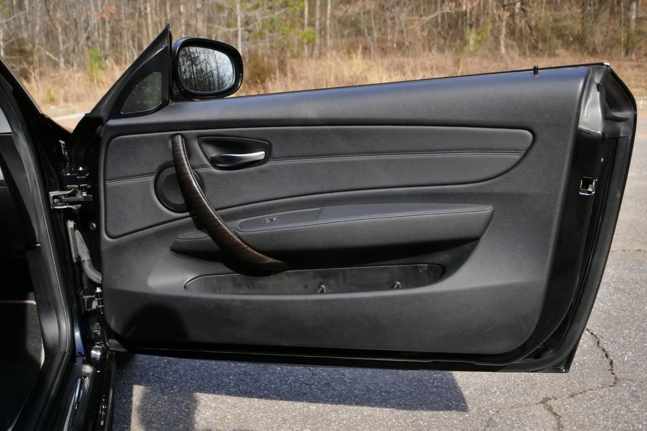 2012 BMW 1 Series 128i / Premium Package 2 / Cold Weather Package! Lincolnton NC