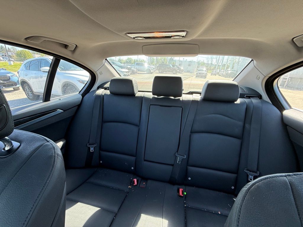 2012 BMW 5 Series 528i xDrive Crestwood KY